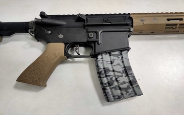 迷彩柄の⽔圧転写